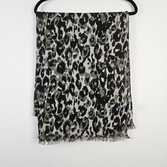 J.Crew Wool Blend Animal Print Camo Scarf One Size - Picture 1 of 3